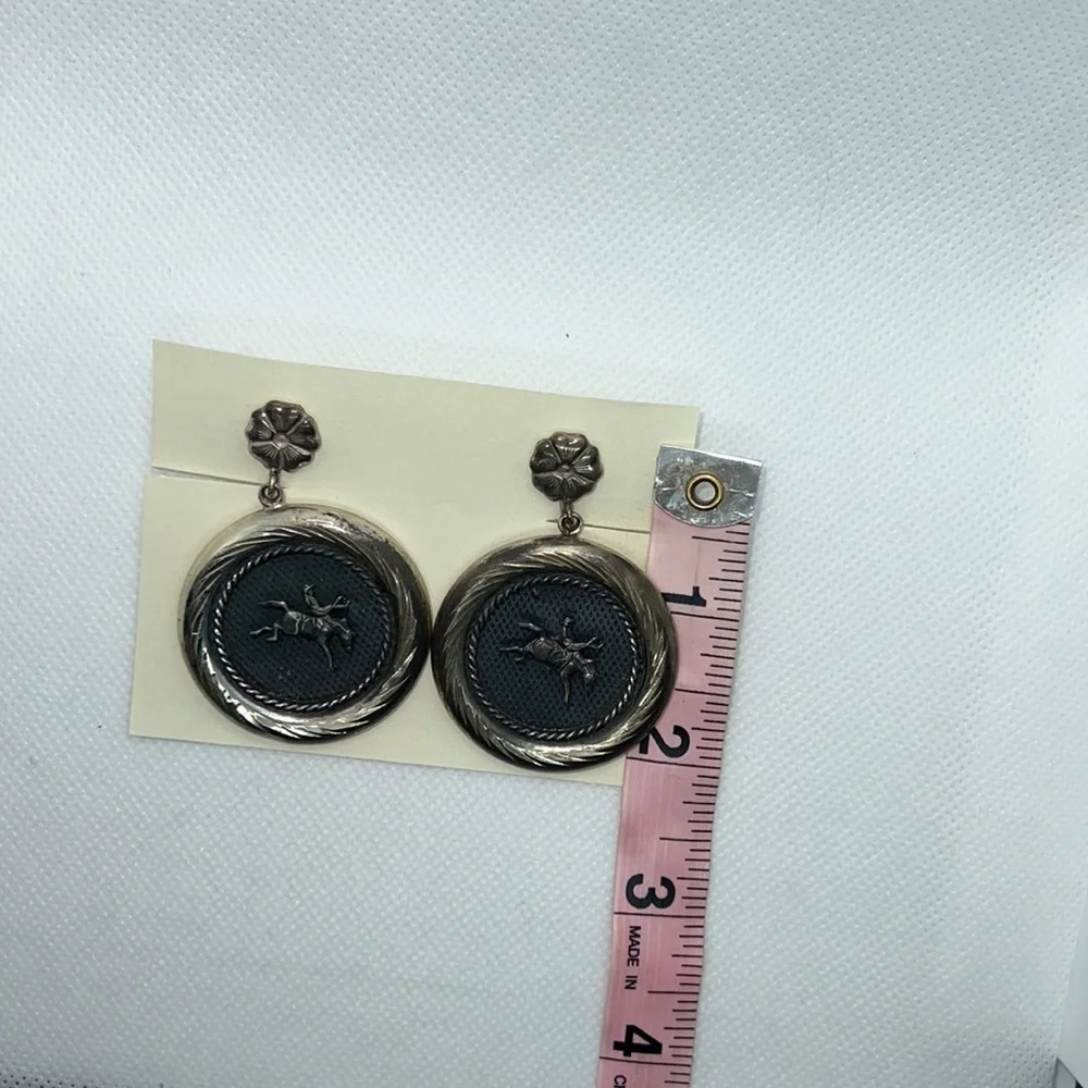 VINTAGE EARRINGS STERLING SILVER SCREW-BACK POST WESTERN BRONCO DESIGN EAR RINGS - Picture 9 of 9